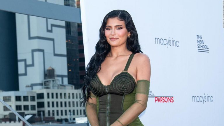 Kylie Jenner Sets a New Record, Becomes the First Woman to Hit 300M Instagram Followers