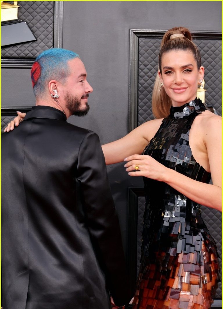 J Balvin with his Girlfriend Valentina Ferrer at the 2022 Grammy Awards