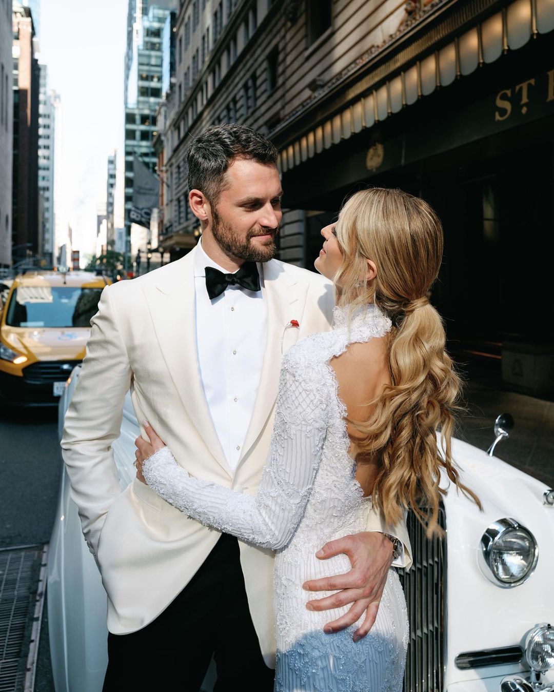 Kevin Love Marries Kate Bock in 'GreatGatsby' Inspired Wedding in NYC