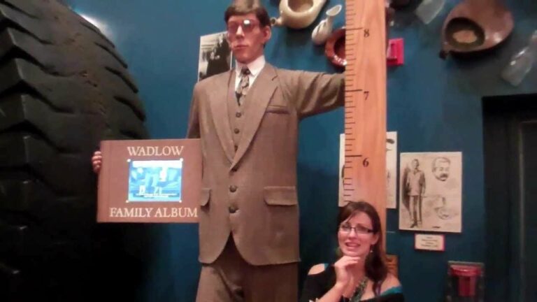 Robert Wadlow: Story of the Tallest Man Ever