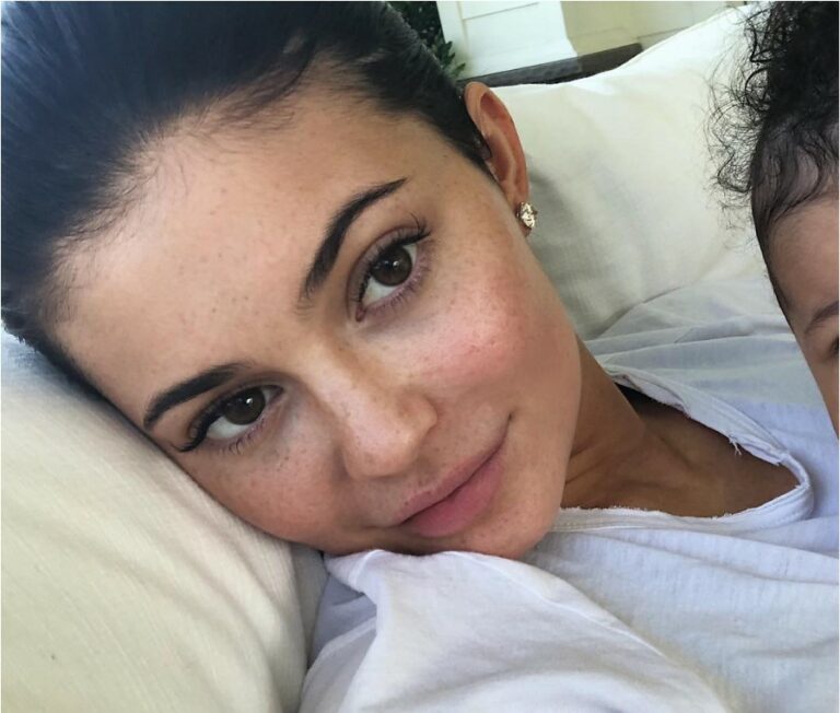 10 Times Kylie Jenner Went Without Makeup and Looked Beautiful