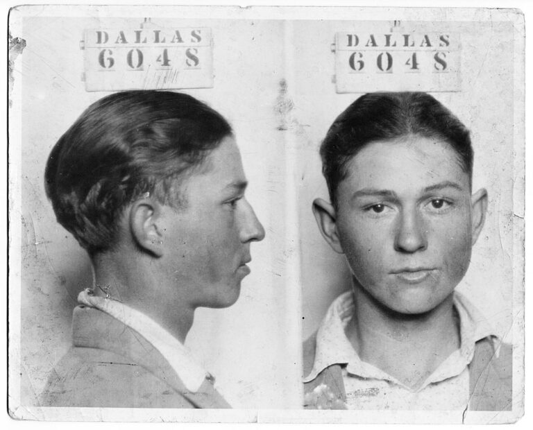 Bonnie and Clyde: Criminal Tale of the Lovers on the Run, and the Fall of Barrow Gang