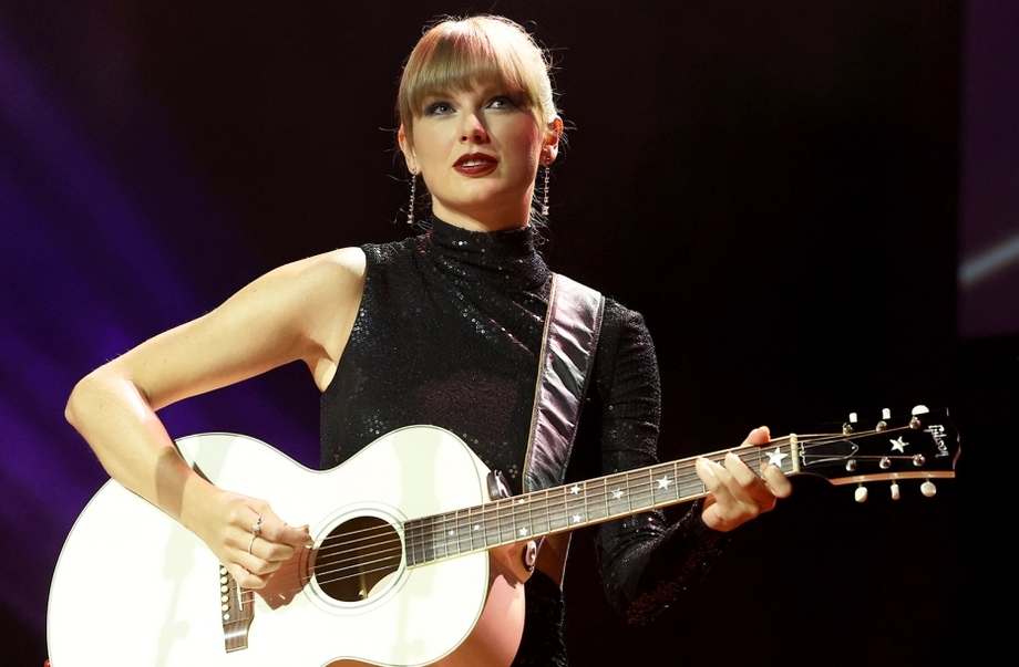 Is Taylor Swift Going on Tour in 2023? Here's What We Know - The Teal Mango