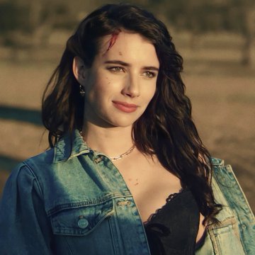Space Cadet Starring Emma Roberts is here with its First Look