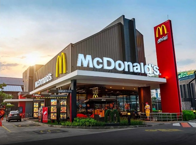 Is McDonald’s Open on Christmas 2023? Business Hours Explored
