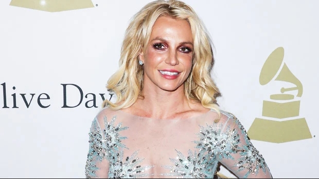 Britney Spears Shows off a New Red Snake Tattoo on her Back