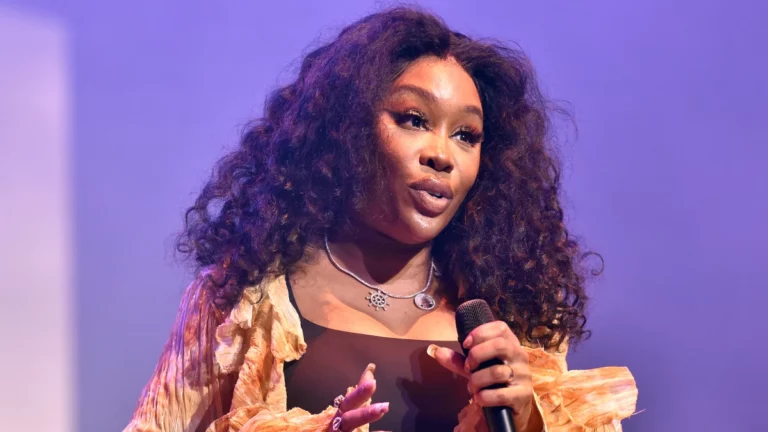 SZA Opened Up About Being Bullied And “Attacked” In High School