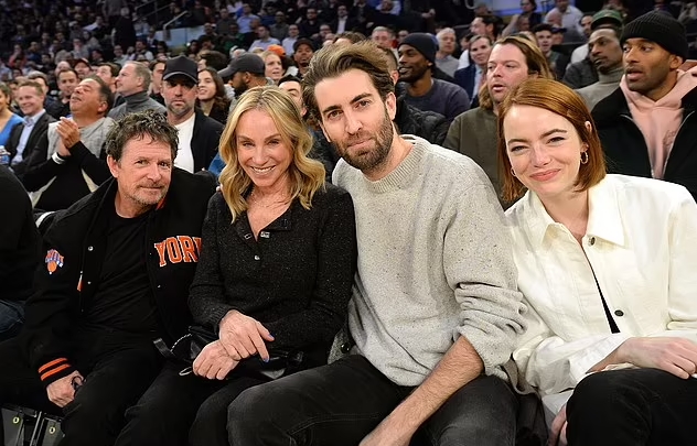 Emma Stone & Dave McCary Enjoy Basketball Game Date: See Photos