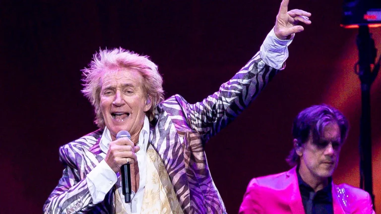 Rod Stewart’s Australia Concert Canceled at Last Minute Due to Viral Infection