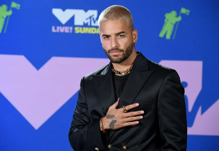 Colombian Rapper Maluma Scolds Fan for Throwing Phone at Him During Show